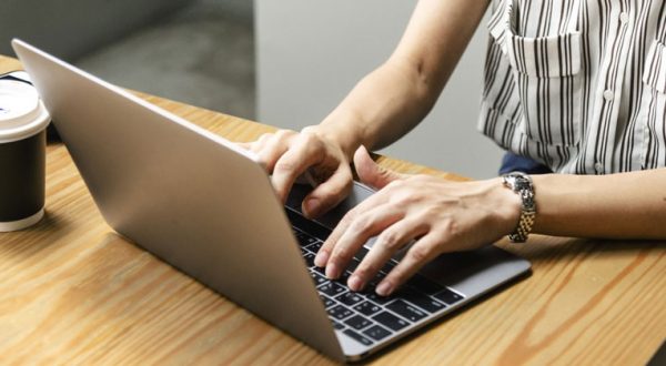 stanowisko pracy bez zachowania ergonomii